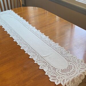 Elegant Cream Lace Table Runner
